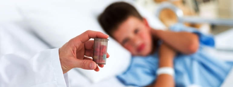 Как давать детям лекарство