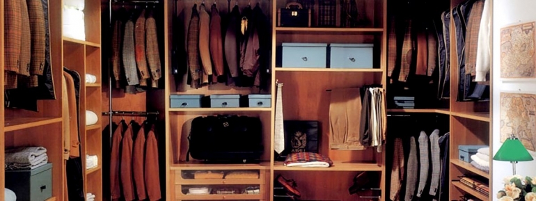 Убирая вещи на хранение ...