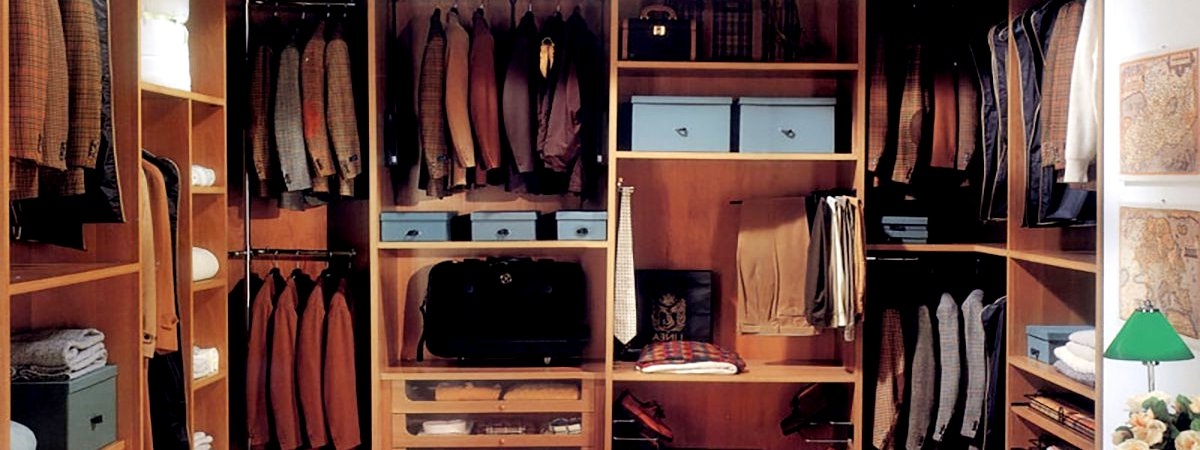 Убирая вещи на хранение ...